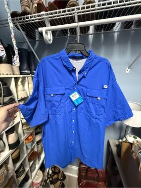 Columbia Men’s Short-Sleeve Button-Down Shirt in Royal Blue